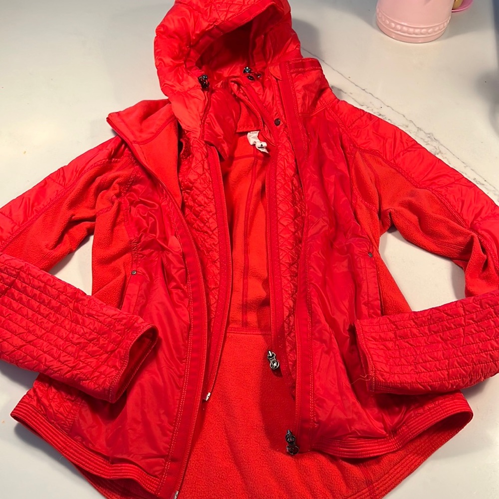 LULULEMON red Run Bundle Up Jacket Size 6